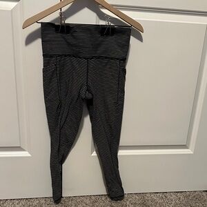 Athleta High Rise 7/8 Salutation Stash Leggings with Pockets